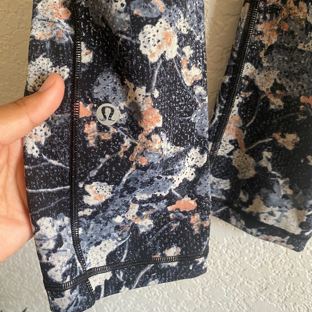 Lululemon Wunder under Polka Dot Crop Pants Size 2 - Picture 6 of 9